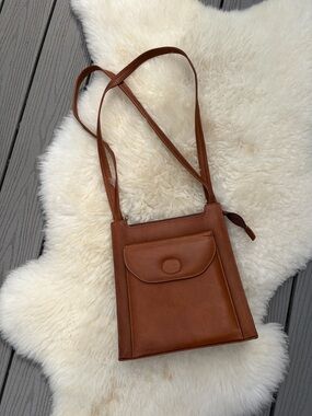 Vintage Classic Brown Leather Crossbody Bag - Timeless Everyday Style